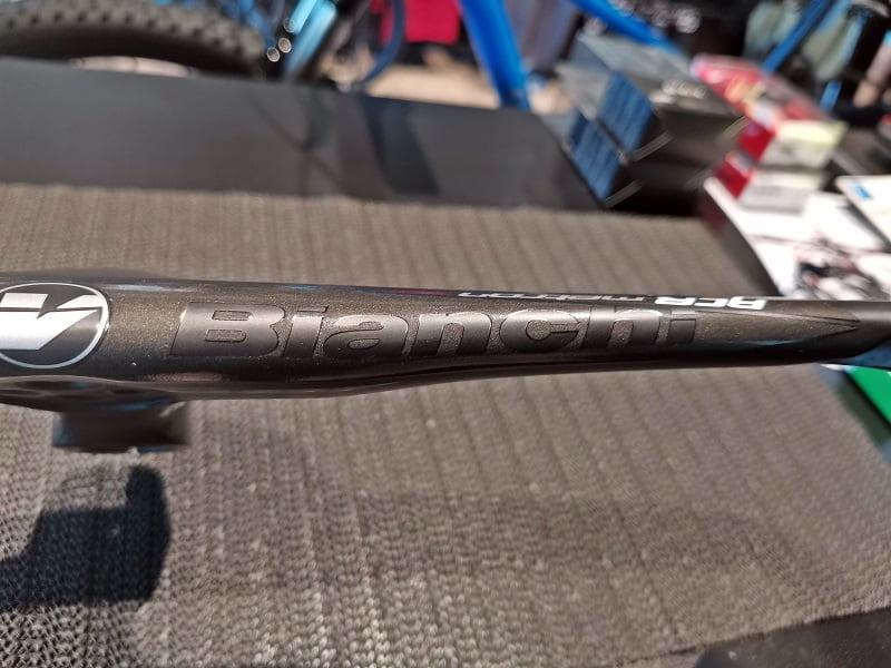 Vision Metron 5D ACR Handlebar with Bianchi Decals (100 x 400mm