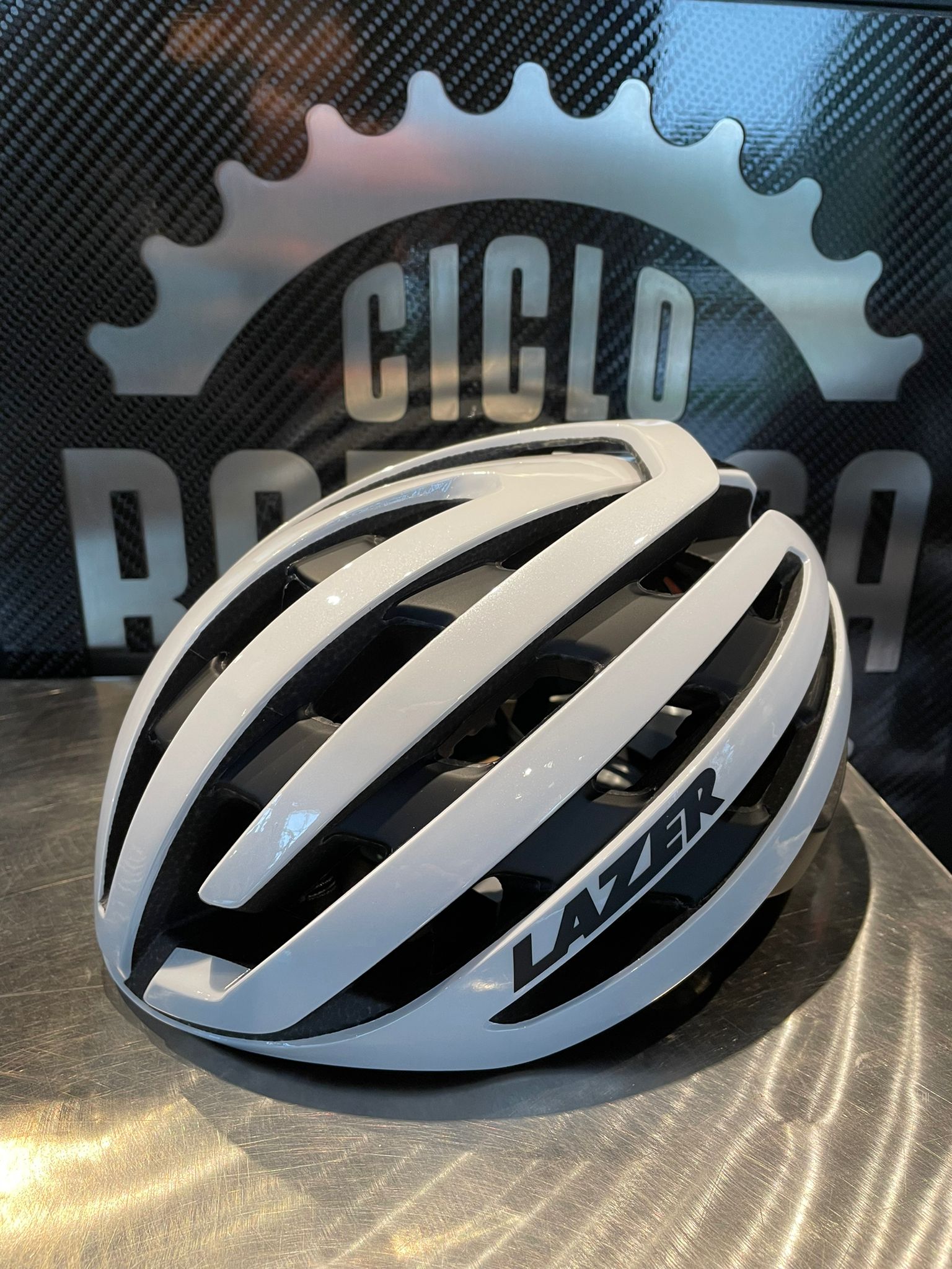 Lazer Z1 KINETICORE White (M) Bike Helmet - Image 6