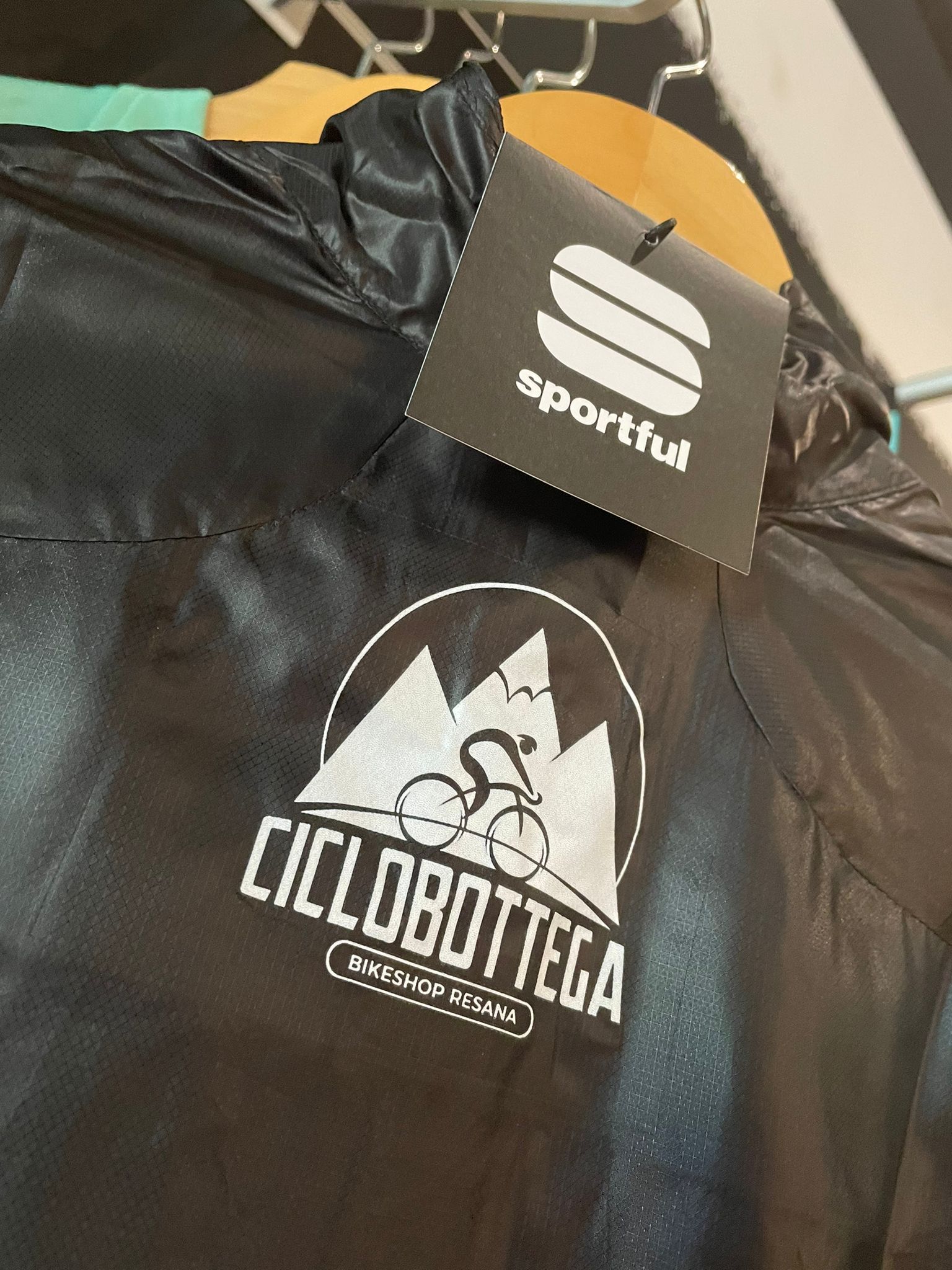 Sportful Hot Pack Easylight Jacket – Giacca Antivento (Edizione CicloBottega) - immagine 2