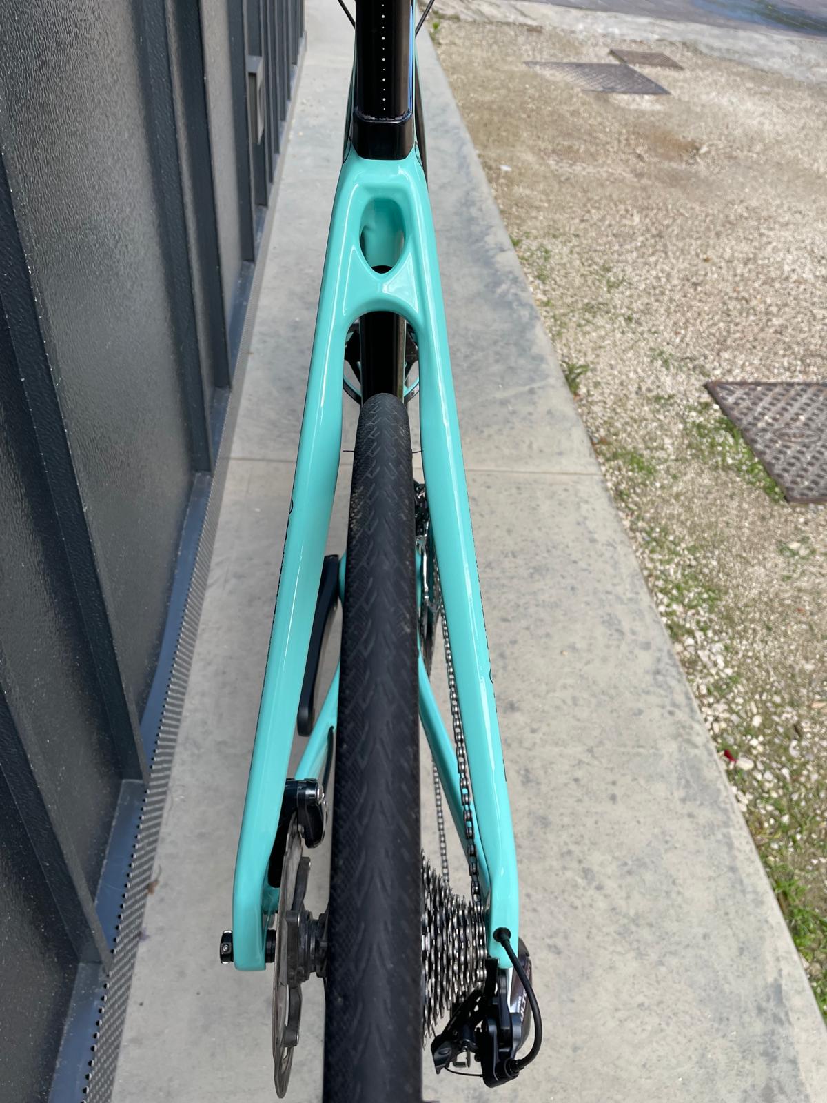 Bianchi Infinito CV Disc Ultegra (53cm) Preowned - Image 5