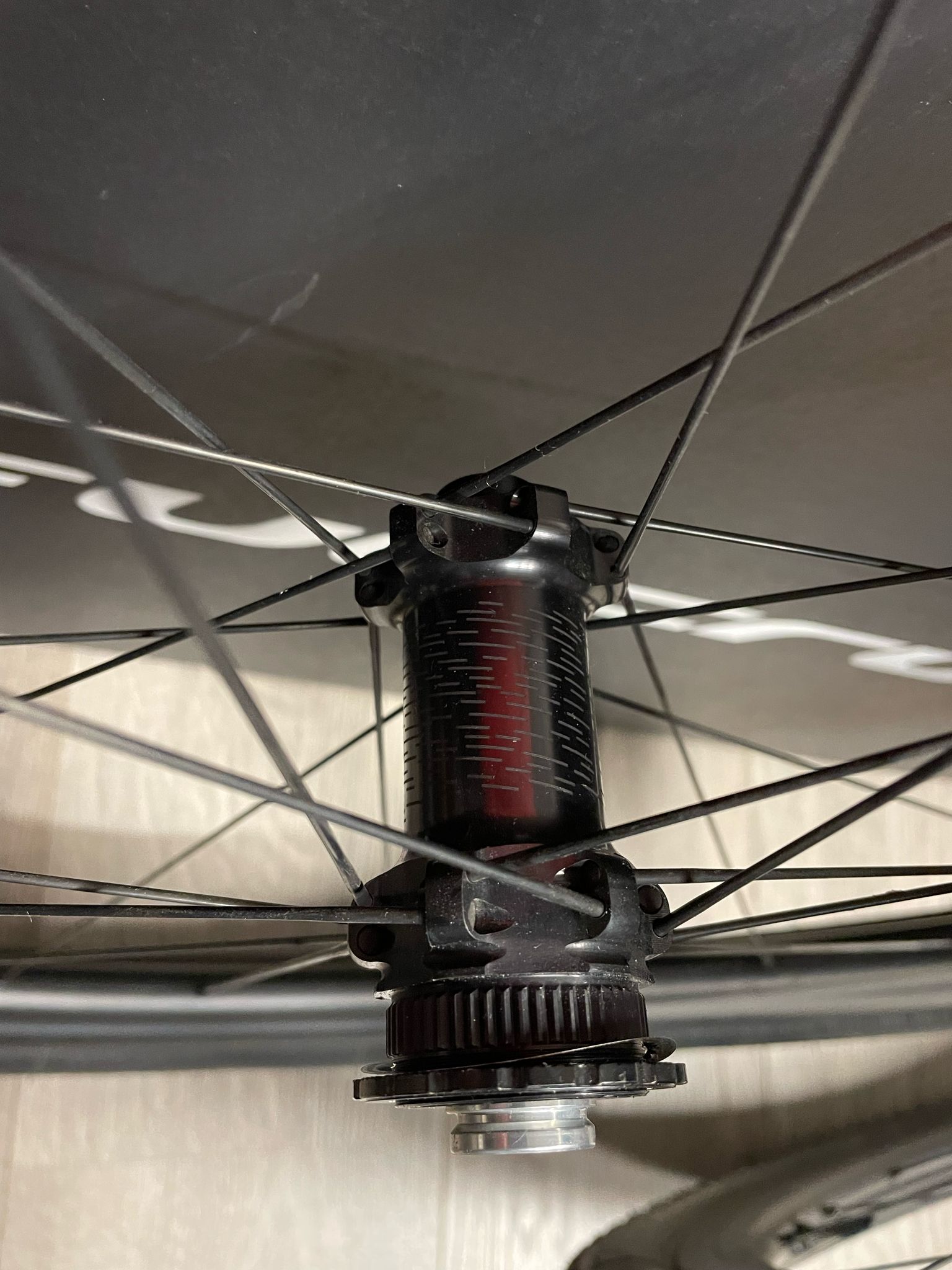 Fulcrum RAPID RED CARBON XDR 700 Preowned Gravel Wheelset - Image 5