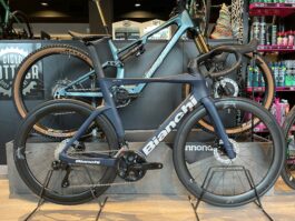 Bianchi Oltre Comp Shimano 105 Di2 12s (2026) – Blue Grey / Off-White Full Mat